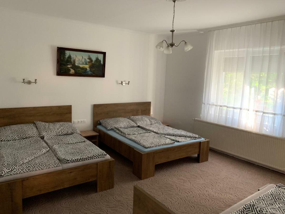Viktor Apartmanhaz Zamárdi エクステリア 写真