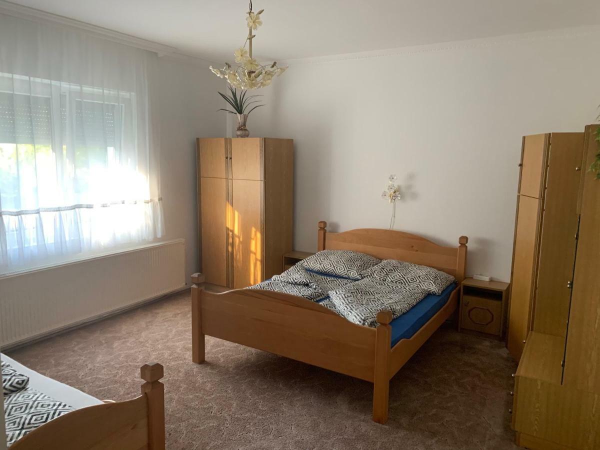 Viktor Apartmanhaz Zamárdi エクステリア 写真
